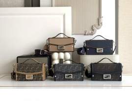 Picture of Fendi Handbags _SKUfw239246132fw